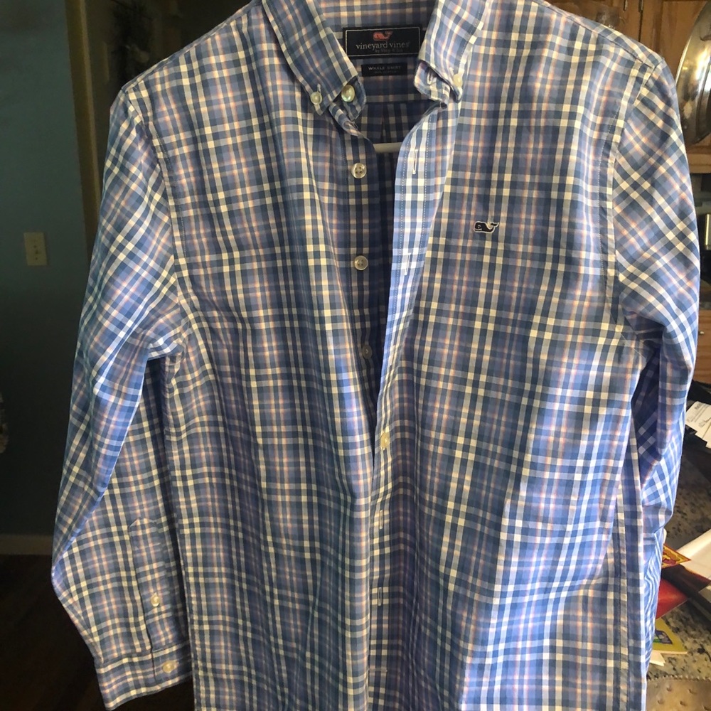 Boys vineyard vines large blue and white pink